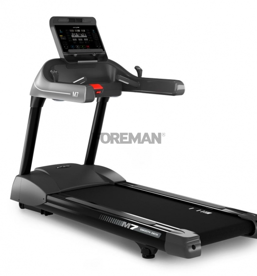 Коммерческая беговая дорожка CIRCLE FITNESS M7 LUXURY с LED-консолью и полотном 153×55 см